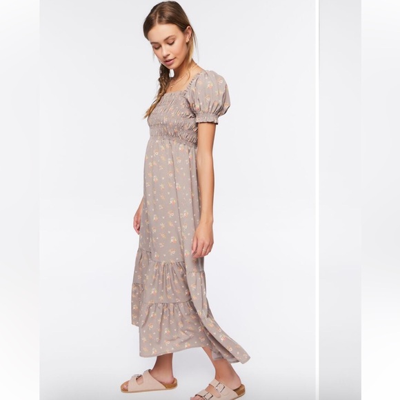 Floral Puff-Sleeve Dress/Taupe Color ——— Can fit Medium to Large - Picture 5 of 6